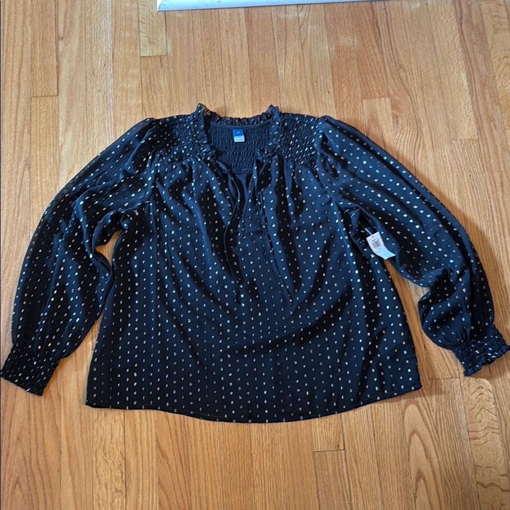 Old Navy Black and Silver Relaxed Long Sleeved Blouse Size M